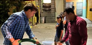 Ciudadano pone la muestra y lleva agua a municipio de García