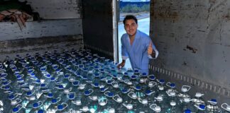 Reconocen al activista Manuel Guerra Cavazos por repartir más de 500 mil litros de agua