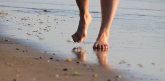Caminar por la arena puede ser perjudicial para los pies