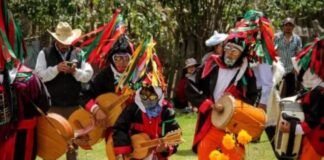 Tradiciones ancestrales resplandecen en el Día de Muertos en Chiapas