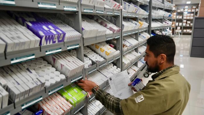 citlalli-hernandez-abasto-medicamentos-mexico